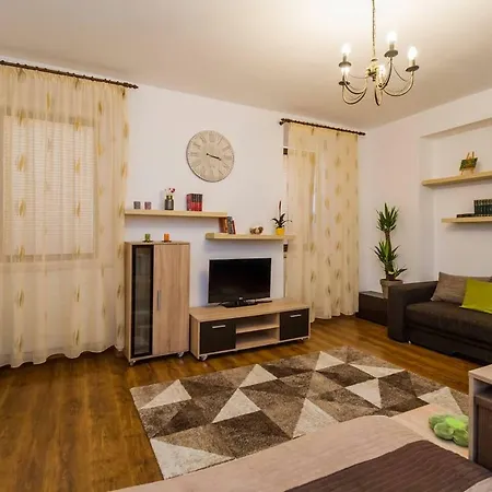 Spacious In The Center! Everything Nearby *