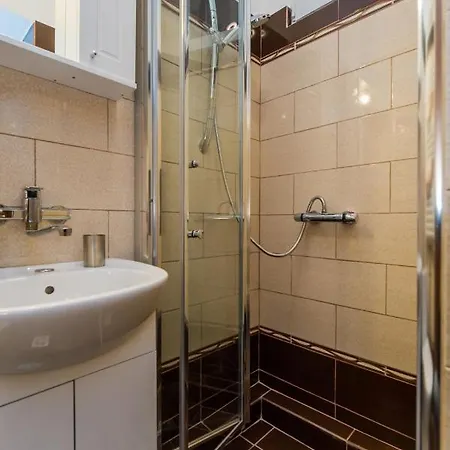 Spacious In The Center! Everything Nearby Apartment *